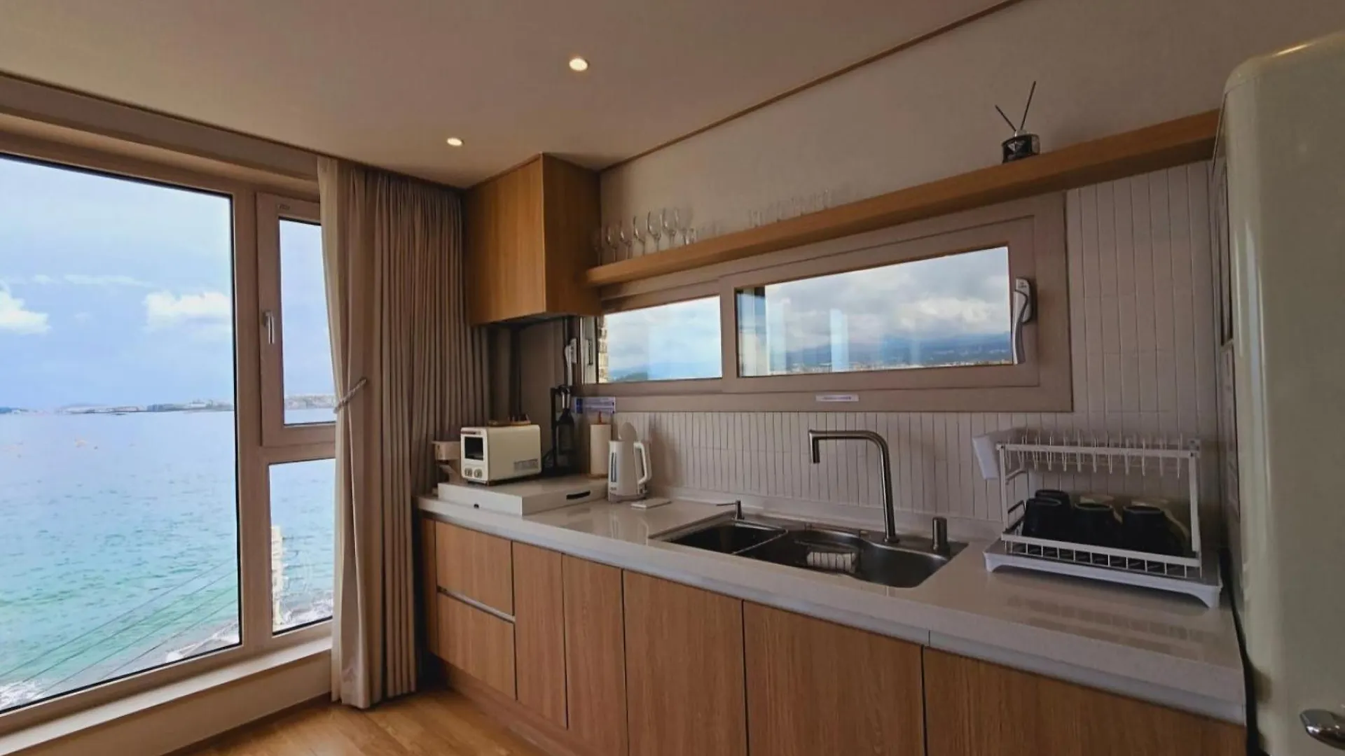 Cony Ocean Suite Hotel Jeju South Korea