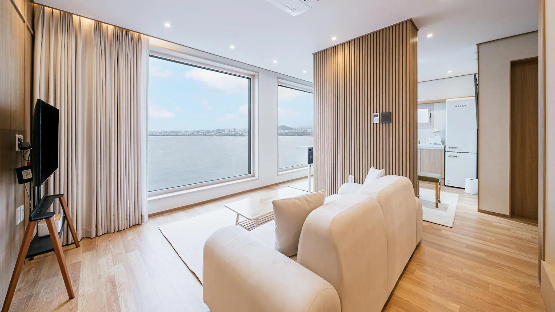 Cony Ocean Suite Hotel Jeju